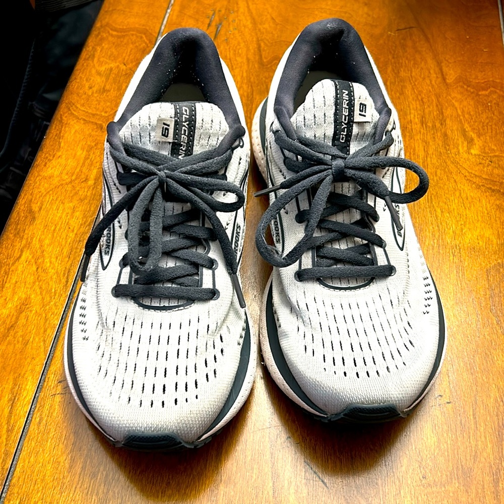 Brooks Women's Glycerin 19 Neutral Running Shoe Women’s 8 Wide